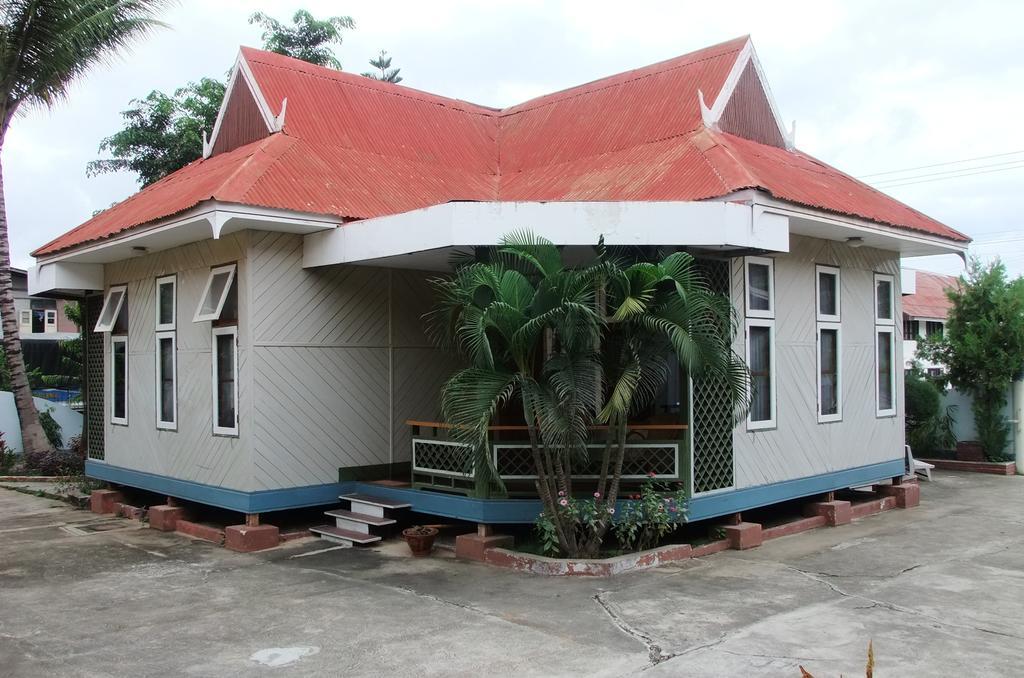 Nanda Wunn Hotel Nyaung Shwe Extérieur photo